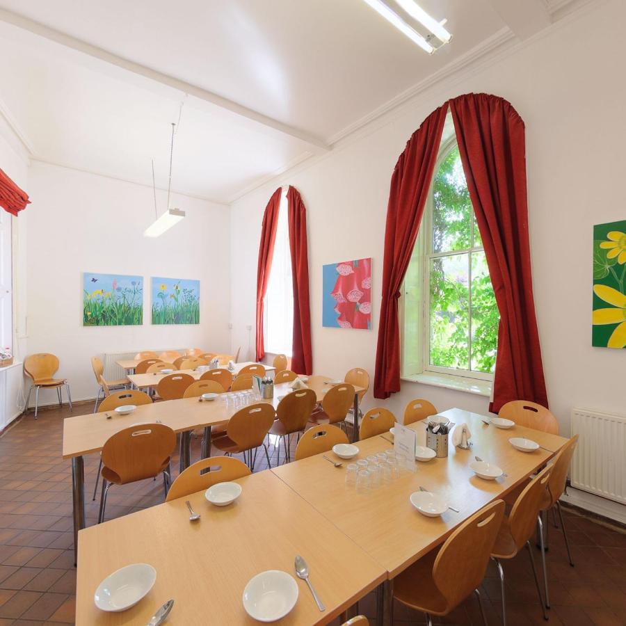 Fsc Juniper Hall Hostel Mickleham Ngoại thất bức ảnh